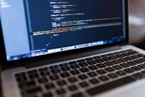MySQL在导入数据时出现乱码该如何解决?