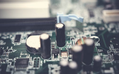 如何使用Linux测试服务器内的空间不足时程序运行的性能