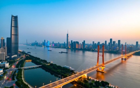 武汉开发一个App软件的费用明细是多少？