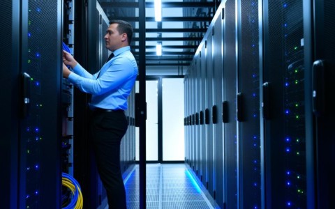 玉溪服务器安装哪家好？流程、费用和注意事项有哪些？
