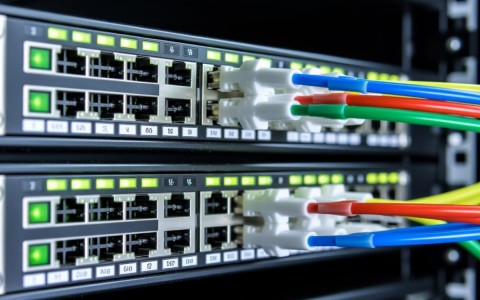Apache24如何绑定两个域名实现多站点访问？