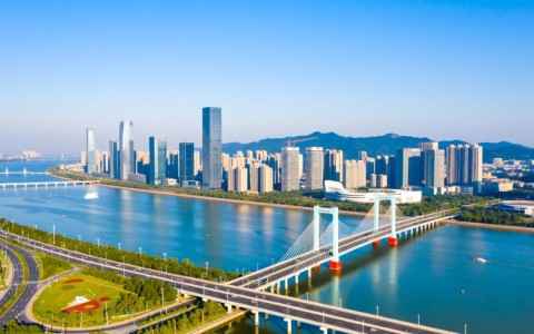 在江门租服务器和vps，到底哪个更适合我？