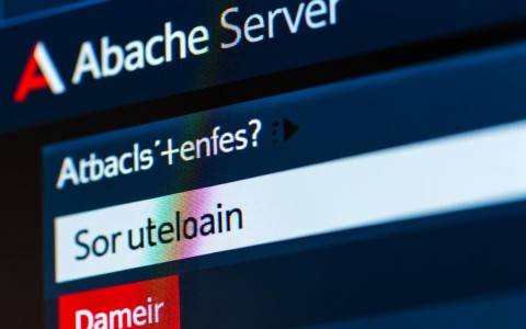 apache如何设置指定域名才能访问网站？