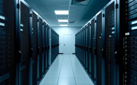 Apache服务器怎么用？新手入门配置与常见问题解决指南