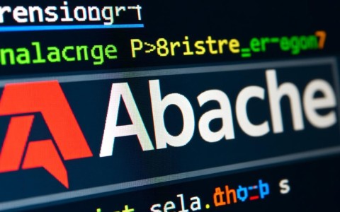 ApacheJS跨域时，如何解决跨域资源共享问题？