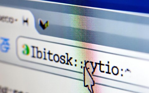 为什么域名点击后会自动跳转到别的网址？