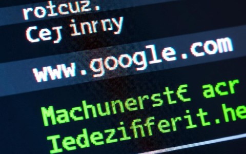 分析用户请求，，核心任务， 生成一个标题。，输入文本， linux域名怎么解析域名。这是一个短语，不是一个完整的文章，但它是一个清晰的搜索查询。它翻译过来是how to resolve a domain name in Linux。，约束条件，，直接生成 -> 这意味着我不应该要求澄清或提供多个选项。只需给出一个答案。，30字 (30 characters) -> 这是一个严格的长度限制。我需要做到简洁。，-> 这指定了标题的类型。，疑问 -> 它必须是一个问题，以问号（？）结尾。，长尾 -> 这意味着它应该是具体的，而不是宽泛的。它应该针对一个特定的用户意图。输入的查询本身就是一个长尾关键词，所以这是一个很好的起点。，-> 它应该作为一篇文章或指南的标题。，拆解输入短语，，linux，操作系统。这是一个关键的上下文。，域名，被操作的对象。，怎么解析，行为/问题。这是问题的核心。，这个短语有点冗余（域名怎么解析域名 - how to resolve a domain name for a domain name）。一个更自然的措辞是linux怎么解析域名或linux下如何进行域名解析。，构思 - 初步想法（先不考虑长度），，在Linux系统中，如何进行域名解析？ - 有点正式，但不错。，Linux环境下域名解析的具体步骤是什么？ - 也不错，很具体。，怎样在Linux服务器上配置域名解析？ - 增加了服务器，这是一个常见的用例。，Linux系统解析域名有哪些常用命令和方法？ - 这个非常好，因为它同时暗示了命令和方法，这是用户通常想要的。，应用约束条件（30个字符和问号），，我们来检查一下头脑风暴中想法的长度（计算中文字符，包括标点符号），，在Linux系统中，如何进行域名解析？ -> 15个字符。这远低于30。它很好，但可能有点简单。，Linux环境下域名解析的具体步骤是什么？ -> 18个字符。也不错。，怎样在Linux服务器上配置域名解析？ -> 16个字符。很好，针对服务器。，Linux系统解析域名有哪些常用命令和方法？ -> 21个字符。这个很强。它是一个问题，是长尾的，并且承诺提供一个全面的答案（命令和方法）。，优化和选择最佳选项，，用户输入是linux域名怎么解析域名。核心是Linux、域名和解析。，目标是创建一个长尾疑问标题。这意味着它应该比最简单的形式更具体、更有帮助。，命令和方法这个想法（Linux系统解析域名有哪些常用命令和方法？）非常好，因为它预判了用户的真实需求。他们不只是问如何，他们问的是我该做什么？。，我们试着让它更简洁，同时保留其价值。，Linux下如何进行域名解析？有哪些方法？ -> 19个字符。这个也很好。它把它分解成了两个问题，很有效。，让我们回到命令和方法这个想法。它非常有力。我能缩短它吗？，Linux域名解析有哪些常用命令和方法？ -> 18个字符。这个非常棒。它很直接，使用了关键词，是一个问题，并且是长尾的。它清楚地说明了文章将涵盖命令和方法。，我们来试试另一个角度，专注于操作指南的方面。，Linux系统下域名解析的完整教程是怎样的？ -> 19个字符。完整教程是一个强有力的长尾元素。，让我们比较一下我的首选，，1.  Linux域名解析有哪些常用命令和方法？ (18个字符)，2.  Linux系统下域名解析的完整教程是怎样的？ (19个字符)，选项1更直接，更以行动为导向。它承诺了可操作的项目（命令，方法）。，选项2承诺了一个完整教程，这也是一个强有力的吸引点。，让我们考虑一下用户的原始查询，linux域名怎么解析域名。这是一个如何做的问题。因此，一个提供如何做的标题（命令，方法）比一个承诺教程的标题稍微更直接。，让我们尝试一个结合了最佳元素的变体。，在Linux中如何解析域名？常用命令有哪些？ -> 20个字符。这非常清晰。它提出了两个直接的问题。，Linux域名解析怎么操作？有哪些常用命令？ -> 20个字符。也非常好。怎么操作非常实用。，现在，我需要选择一个最终答案。提示是直接生成一个。，让我们选择一个感觉最自然、最全面的，同时保持在30个字符以内。，Linux下域名解析怎么操作？有哪些常用命令？ - 21个字符。这非常好。它问怎么操作，然后具体问有哪些常用命令。这覆盖了用户最可能的意图。，让我们试着把它变成一个流畅的单句。，Linux下域名解析怎么操作，常用命令有哪些？ - 20个字符（如果我用逗号而不是问号）。但提示要求的是一个疑问标题，所以一个以问号结尾的句子更好。，Linux下域名解析的操作方法和常用命令有哪些？ - 21个字符。这是一个单一、优雅的问题。它涵盖了操作方法和常用命令。这感觉是最好的。它是一个问题，是长尾的，在30个字符以内，并且直接回应了用户的隐含需求。，最终润色，，问题是，Linux下域名解析的操作方法和常用命令有哪些？，我们来数字数，L(1)i(2)n(3)u(4)x(5)下(6)域(7)名(8)解(9)析(10)的(11)操(12)作(13)方(14)法(15)和(16)常(17)用(18)命(19)令(20)有(21)哪(22)些(23)？(24)。总共24个字符。，这远低于30个字符。，它是一个疑问句。，它是一个长尾标题（具体，涵盖了多个方面）。，它直接源自输入的概念。，这是一个可靠的选择。我将输出这个。，Linux下域名解析的操作方法和常用命令有哪些？