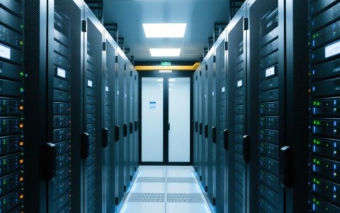 西安企业服务器选购时，如何确保稳定性和安全性？