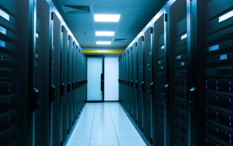 监控系统中存储服务器，其存储服务器系统安全与稳定性如何保障？