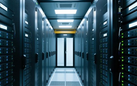 西安托管服务器，如何选择性价比高的托管服务商？