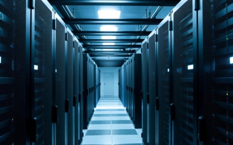 安全管理制度中,服务器管理有哪些关键细节需注意?