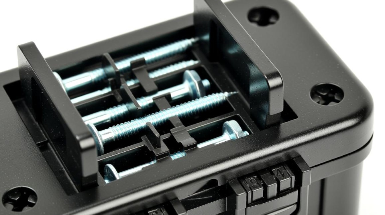 德力西暗箱cdn6-40r箱盖螺丝，型号独特，市场为何少见？