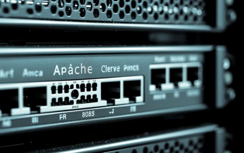 apache8080端口绑定域名失败怎么办?