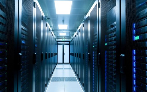 陕西服务器背后技术支持是什么?如何保障网络稳定高效?