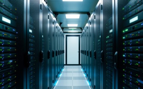 西安市服务器一月使用情况如何？成本效益分析报告！