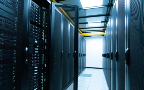 如何高效实现机房服务器全面维护与实时监控技巧?