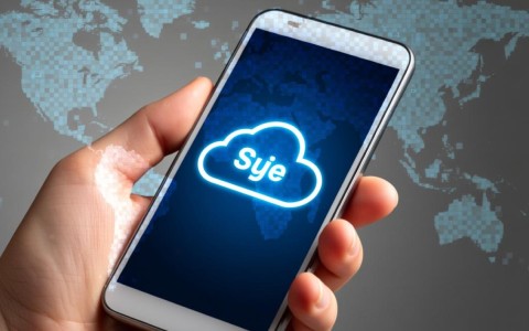 云手机API中RunShellCommand_ADB命令执行异步操作，其具体实现和适用场景是什么？