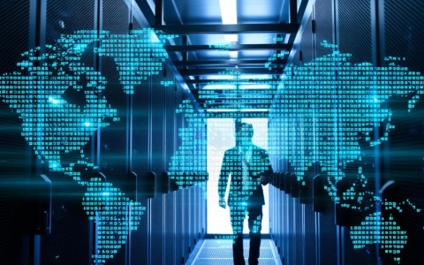 金融行业数据存储与数据仓库，如何实现高效管理与安全挑战？