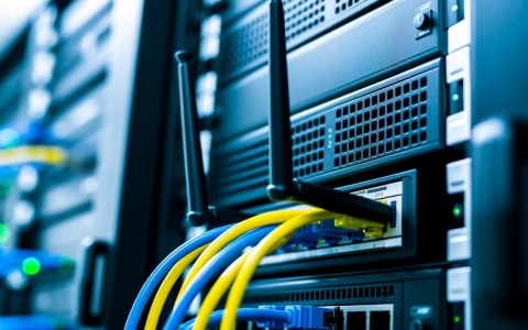 服务器路由器的作用到底是什么？