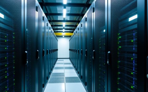 湖南大型服务器项目进展如何？背后的技术挑战与市场前景分析？