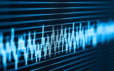 特殊子帧配置在通信系统中有何独特优势与挑战？