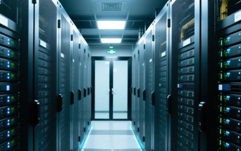 岳阳租个服务器，价格合理吗？哪家服务商性价比更高？