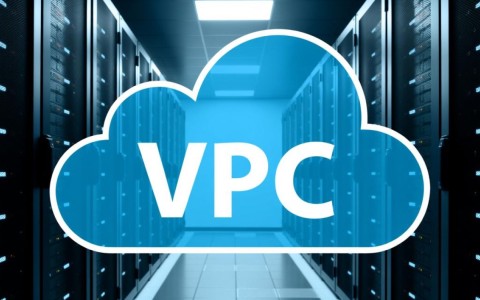 使用ListVpcs_VPC_API查询VPC列表时，有哪些注意事项和限制条件？