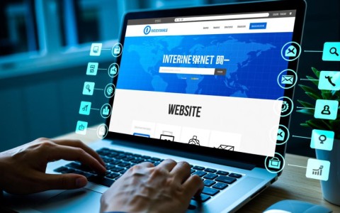 如何实现多个域名解析至同一网站，有哪些技巧和注意事项？