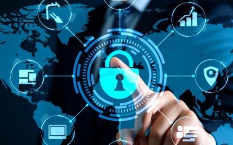 安全基线检查主要从哪几个方面展开？具体关注哪些关键点？