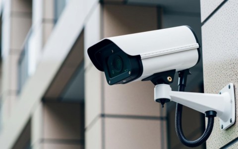 监控摄像头如何连接服务器电脑实现电脑摄像头实时监控？