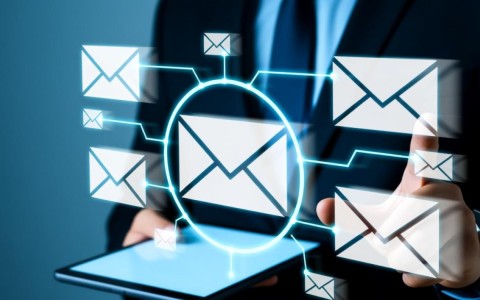 监控邮箱服务器，为何服务器监控邮箱这一说法引人质疑？