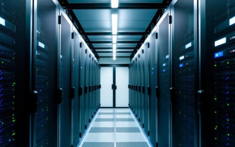 服务器购买和管理平台哪个好用？新手选哪家省心？