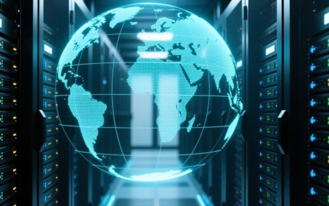 服务器跑老化软件如何保障安全与性能？