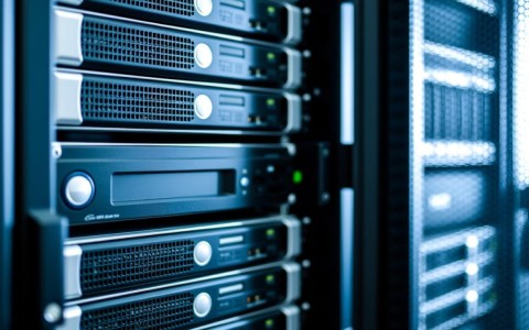 监控存储服务器更换硬盘的步骤和注意事项有哪些？