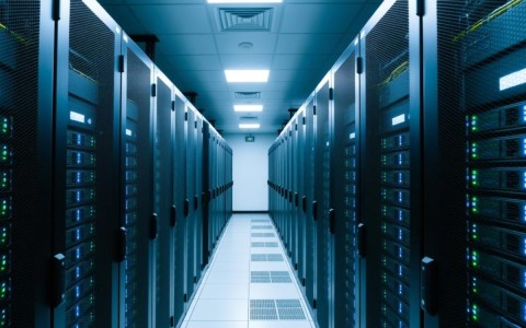 昆明服务器一年花费多少？性价比分析及使用建议揭晓！