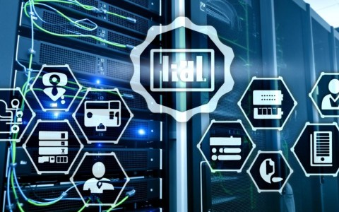 服务器跟虚拟主机的关系，到底是包含还是从属？