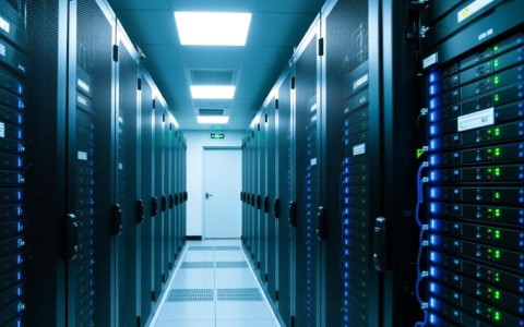 昆明服务器在昆明地区运营的优势与挑战是什么？