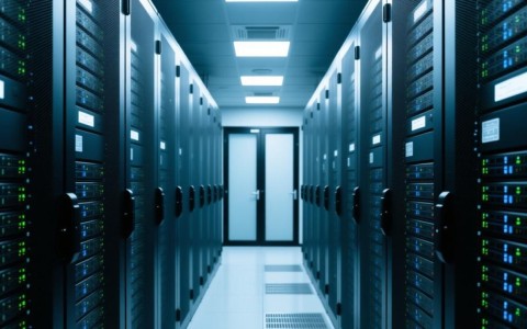 如何高效设置监控存储服务器，确保数据安全与稳定运行？