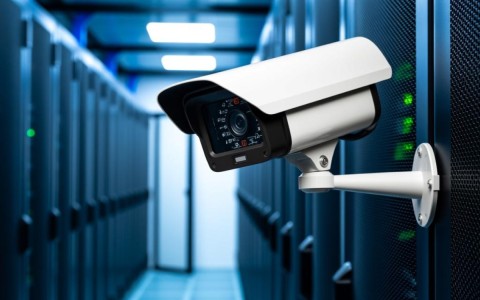 监控设备中的注册服务器为何如此神秘？揭秘视频监控背后的技术秘密！