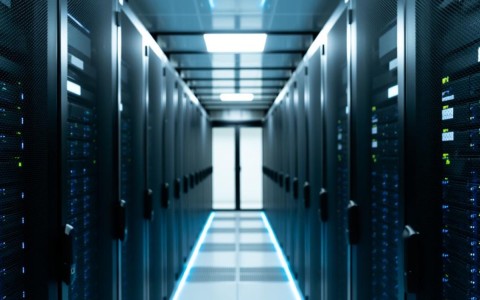 服务器跑两个，性能会下降吗？如何优化配置？