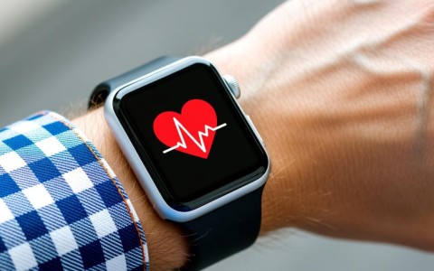 智能手表监控心律准确度如何？真的能替代医院专业设备吗？