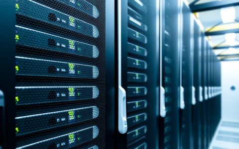 服务器费用该计入哪个会计科目？