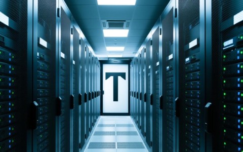 CDN两个T的机房指的是什么，其容量和性能有何特点？