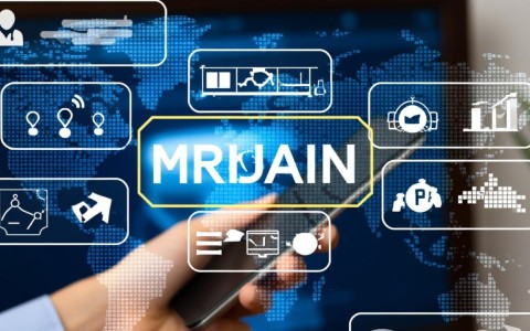 如何判断和选择适合抵押的优质域名？