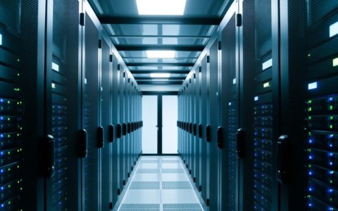 企业买服务器，选云服务器还是物理服务器更划算？