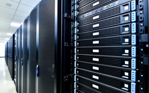 服务器玉溪价格是多少？性价比高的玉溪服务器推荐？