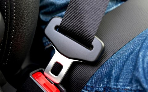安全带提醒装置到底有什么用？不系真会报警吗？