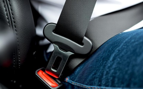 安全带提醒装置能干什么？真的能强制系安全带吗？