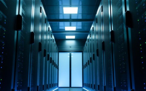 企业服务器，为何选择、配置与维护至关重要？揭秘企业核心IT设施之谜