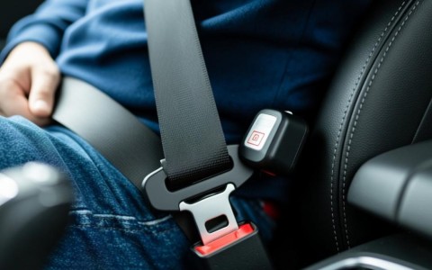 安全带提醒装置是啥？原理是什么，不系会怎样？